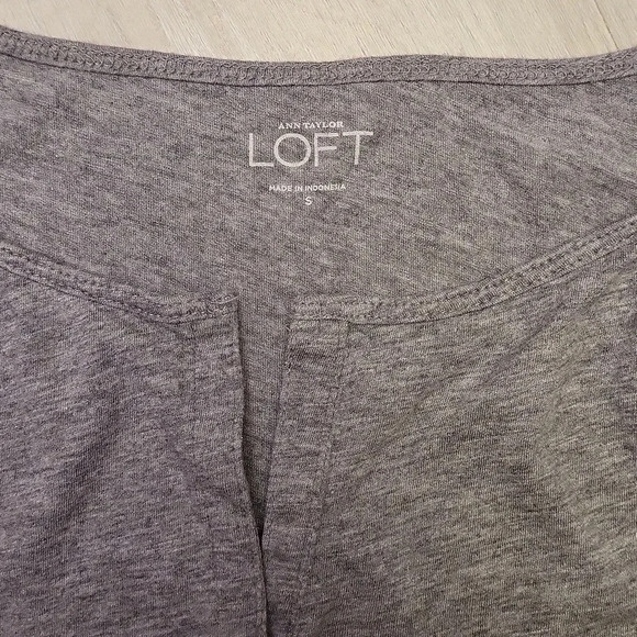 🛍Ann Taylor Loft Basic Long Sleeve‎ Top Grey Womens Size Small - Picture 2 of 7